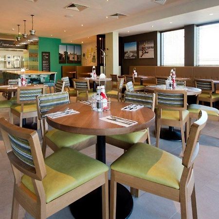 Premier Inn Холихед Экстерьер фото